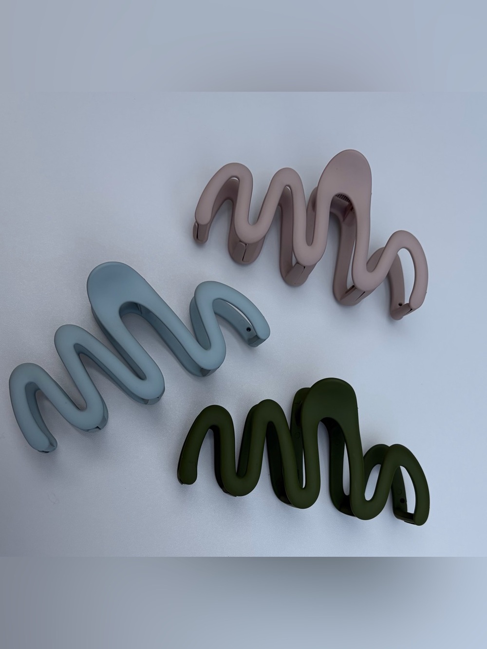 Set of 3 Wavy Hair Clips in Sage, Nude & Olive
